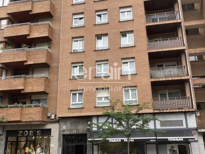 Piso en venta en Galdakao, Juan Bautista Uriarte, con 2 dormitorios, baño y balcón