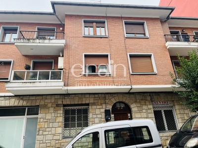 Piso en venta en Galdakao, Zabalea, con 3 dormitorios, baño y balcón
