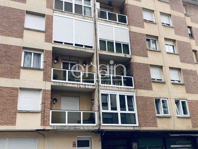 Piso en venta en Galdakao, Urreta, con 3 dormitorios, baño, trastero y balcón