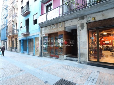 Locales en alquiler en Bilbao, Casco Viejo, con baño
