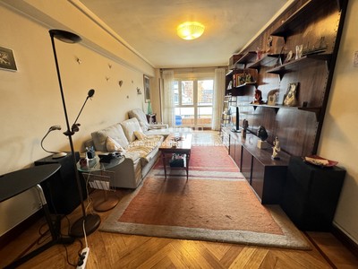 Piso en venta en Bilbao, con 3 dormitorios, 2 baños, plaza de garaje y terraza