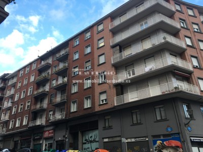 Piso en alquiler en Bilbao, Castaños, con 2 dormitorios y baño