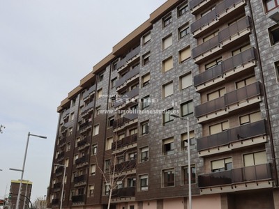 Piso en alquiler en Bilbao, Botica Vieja, con 2 dormitorios y baño