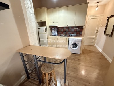 Piso en alquiler en Bilbao, con 1 dormitorio, baño y terraza