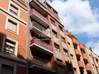 Piso en venta en Bilbao, Castaños, con 3 dormitorios, 2 baños, balcón y terraza