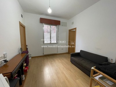 Piso en venta en Bilbao, Santutxu, con 3 dormitorios y 2 baños