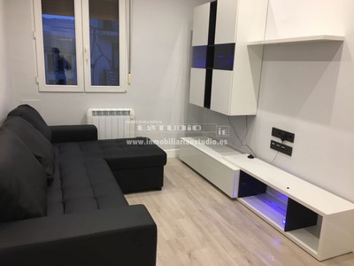 Piso en venta en Bilbao, con 2 dormitorios y baño