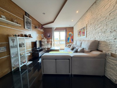 Piso en venta en Bilbao, con 2 dormitorios, baño y 2 terrazas