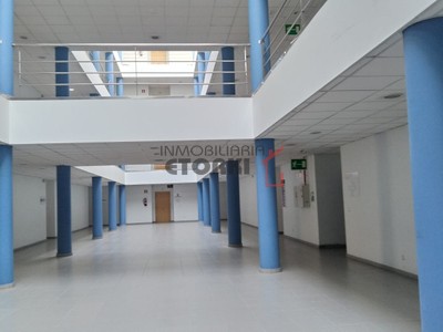 Oficina en alquiler en Derio, con plaza de garaje