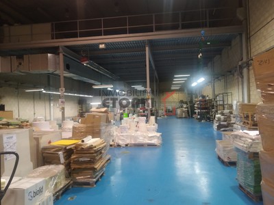 Pabellón en venta en Zamudio, con baño, 2 aseos y 2 plazas de garaje