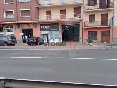 Locales en alquiler en Sondika, con baño