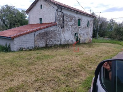 Casa rústica en venta en Loiu, con terreno