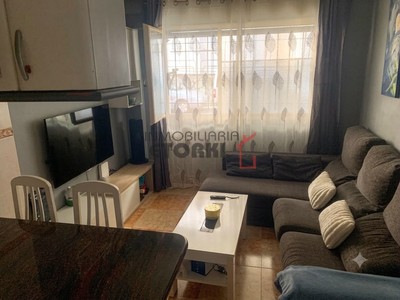 Piso en venta en Bilbao, Uribarri, con 3 dormitorios y baño
