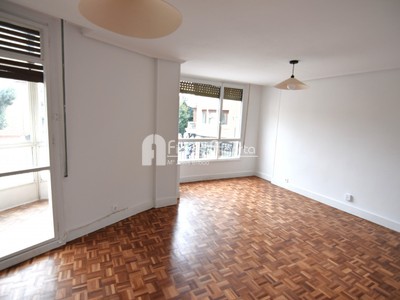 Piso en alquiler en Algorta, Centro, con 2 dormitorios, baño y 2 terrazas