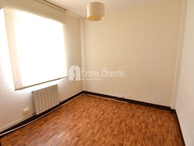 Piso en venta en Algorta, Centro, con 3 dormitorios y baño
