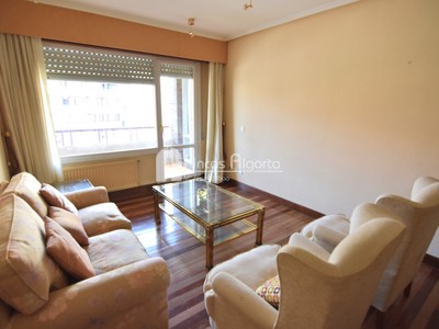 Piso en venta en Algorta, Telletxe, con 3 dormitorios, 2 baños, plaza de garaje, trastero y 2 terrazas