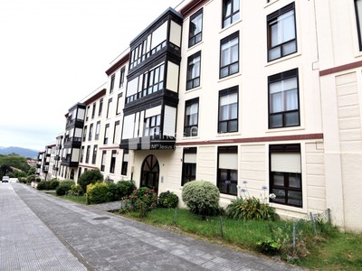 Piso en venta en Getxo, Iglesia, con 3 dormitorios, 2 baños, plaza de garaje, trastero y terraza