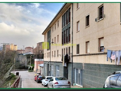 Piso en venta en Baños De Río Tobía, con 3 dormitorios, baño y aseo