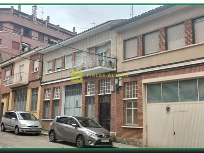 Vivienda o chalet en venta en Najera, con 3 dormitorios, baño, balcón, terraza y terreno