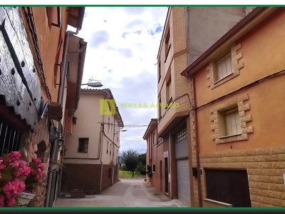 Vivienda o chalet en venta en Uruñuela, con 4 dormitorios, 2 baños, aseo, 2 plazas de garaje y terraza