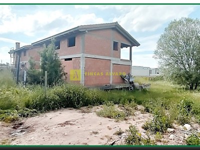 Terreno rural de obra nueva en venta en Alesón
