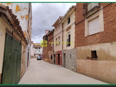 Vivienda o chalet en venta en Hormilla, con 4 dormitorios, baño y plaza de garaje