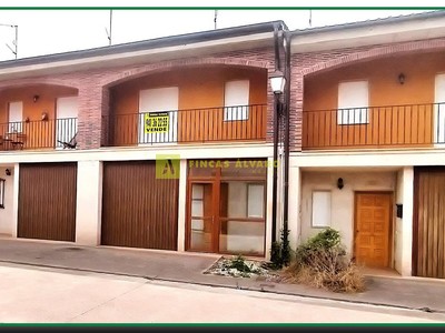 Vivienda o chalet en venta en Alesanco, con 3 dormitorios, 3 baños, plaza de garaje, balcón y terreno