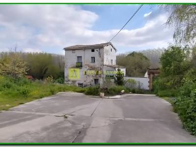 Vivienda o chalet en venta en Hormilleja, con 4 dormitorios, baño y terreno