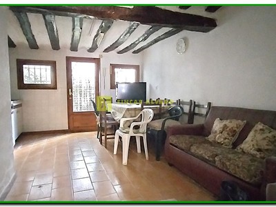 Cocina-comedor con salida al patio de luces