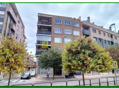 Piso en venta en Najera, con 4 dormitorios, baño, aseo y 2 balcones