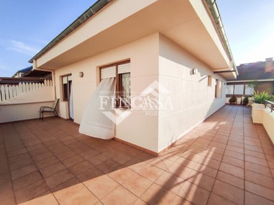 Duplex en alquiler en Laredo, Ever, con 3 dormitorios, 2 baños, aseo y 2 terrazas