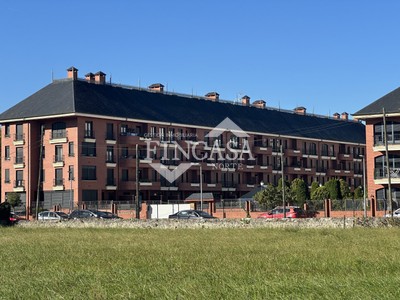 Piso en alquiler en Laredo, con 2 dormitorios, 2 baños y terraza