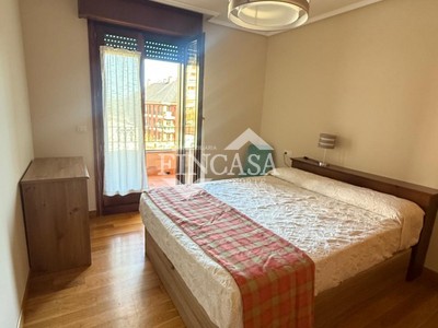 Piso en alquiler en Laredo, con 2 dormitorios, 2 baños y terraza