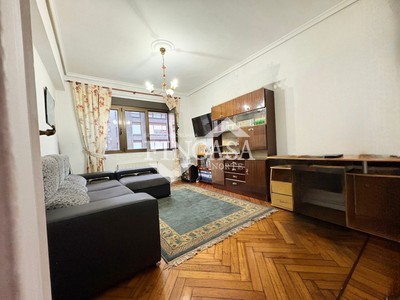 Piso en venta en Colindres, Centro, con 3 dormitorios, baño y balcón