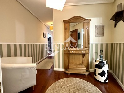 Piso en venta en Colindres, Centro, con 3 dormitorios, 2 baños, plaza de garaje y 2 balcones