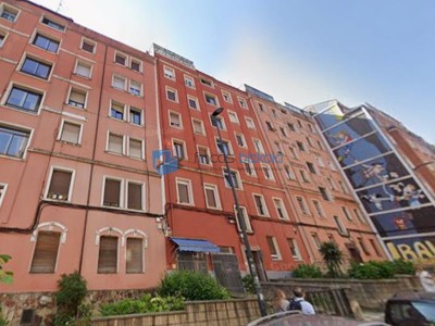 Piso en venta en Bilbao, con 1 dormitorio, baño y terraza