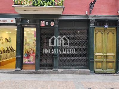 Local en alquiler en Bilbao, Casco Viejo, con 2 baños