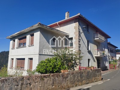 Caserio/casa en venta en Ereño, con 8 terrazas y terreno
