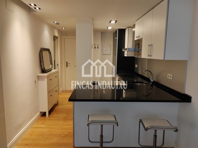 Piso en venta en Bilbao, con 1 dormitorio y baño