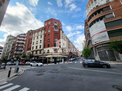 Piso en venta en Bilbao, Indautxu-alameda Urquijo, con 2 dormitorios y 2 baños