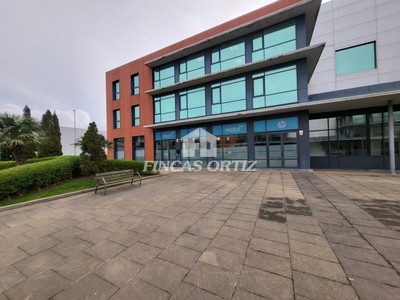 Local comercial en alquiler en Lejona, Amaia-las Arenas, con 3 baños y 2 plazas de garaje