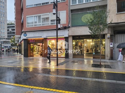 Local comercial en alquiler en Bilbao, Indautxu Campuzano, con baño