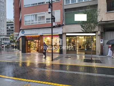Local comercial en alquiler en Bilbao, Indautxu Campuzano, con baño