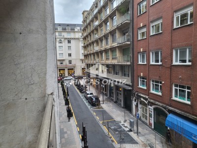 Piso en venta en Bilbao, Abando-tº Aranzadi, con 6 dormitorios, 3 baños, aseo, trastero y balcón