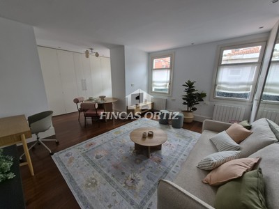 Apartamento en alquiler en Bilbao, Indautxu-rdz. Arias, con 1 dormitorio y baño