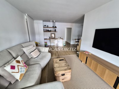 Piso en venta en Bilbao, Zorrozaurre, con 3 dormitorios, 2 baños, plaza de garaje, trastero y terraza