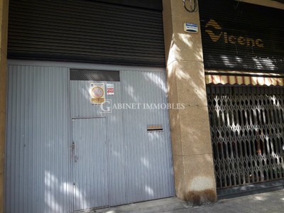 Locales en venta en Reus, con 2 aseos y trastero