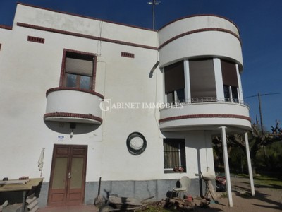 Chalet en venta en Reus, Blancafort, con 3 dormitorios, 2 baños, 2 plazas de garaje, trastero, balcón, terraza y terreno