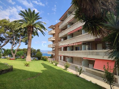 Apartamento en venta en Salou, Cap Salou, con 1 dormitorio, baño, plaza de garaje y terraza