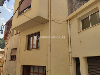 Casa en alquiler en Riudecols, Centre, con 3 dormitorios, baño, aseo y terreno